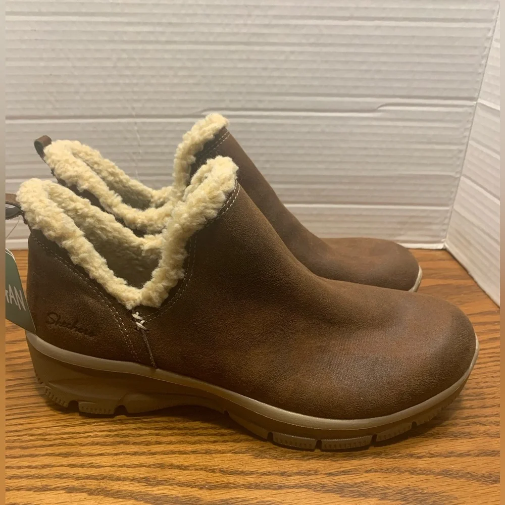NEW Vegan Easy going Buried Treasure Skechers Relaxed Fit Ankle Boots size9.5 - Picture 1 of 10
